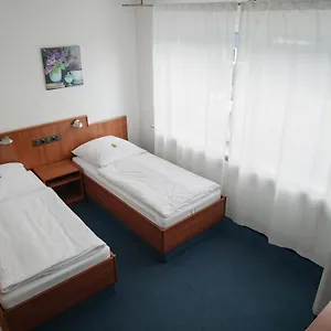 Bed & Breakfast Airport Lounge